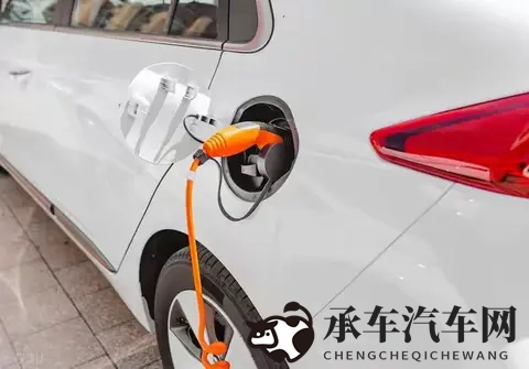 巨人黑人极品∨ideo：未来科技座驾，速度与奢华并存-2