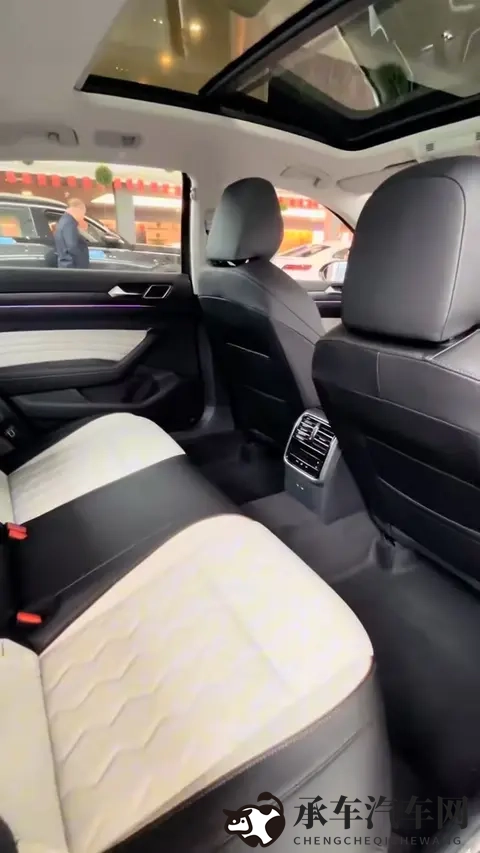 欧美xxxwww|欧美风潮中的独特现象解析-3