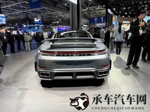 美女裸体被 吸乳|网络暴力事件频发,品牌形象危机加剧-2