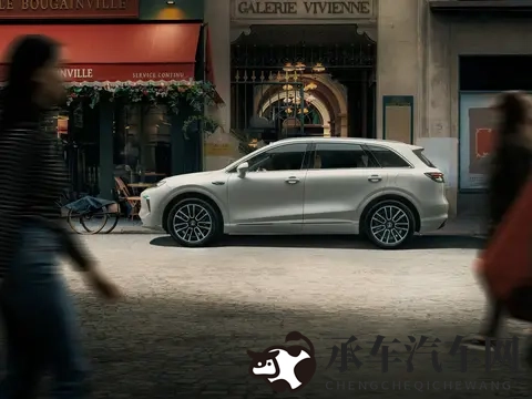 我和按摩师做爰全过程：按摩体验，情感交织的私密时光-1