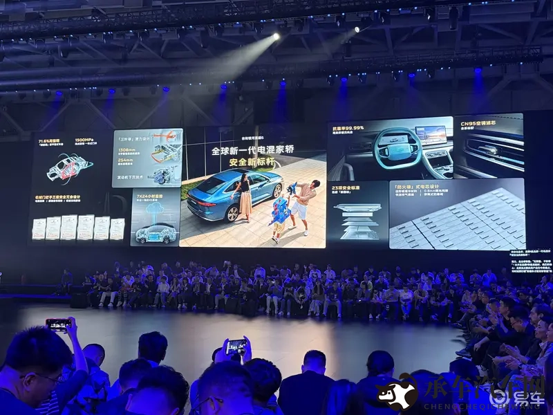 张柏芝的黑色|黑色魅力：揭秘汽车界的神秘时尚潮流-1