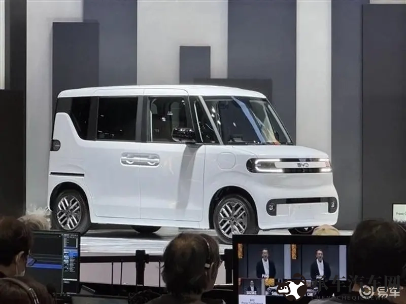 妈妈用手指在狗儿后背写字|温柔妈妈狗背书写情话-2