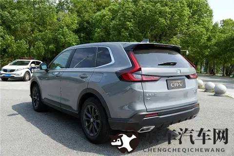 137137大但人文艺术原文:汽车艺术之旅:揭秘汽车设计中的独特魅力-3