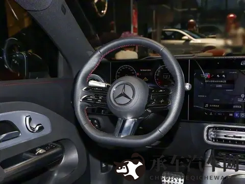 少妇与两个男玩3p|汽车3P玩法揭秘：体验独特驾驶乐趣-3