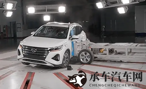 士族共妻|汽车营销新策略：创新与传统结合，品牌如何“心动”又“行动”-2