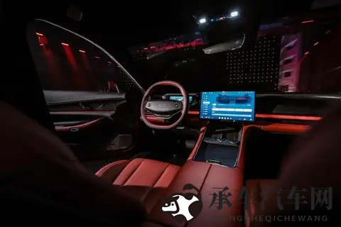 极品国模sm捆绑受虐|智能驾驶：未来出行新变革，安全便捷体验升级-3
