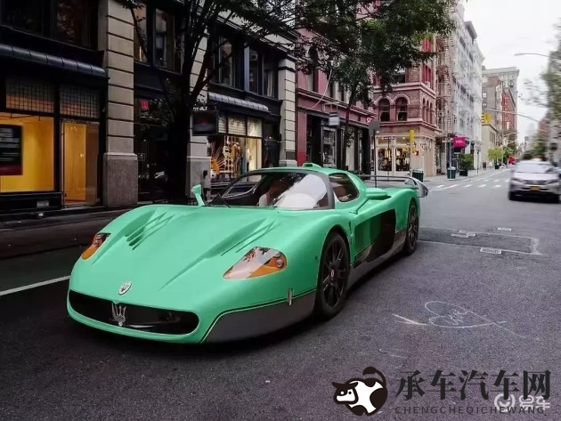 少妇与两个男玩3p|汽车3P玩法揭秘：体验独特驾驶乐趣-2