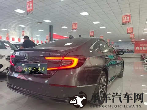 男生和女生羞羞:汽车科技助力情侣浪漫驾驶,体验专属甜蜜时光-3