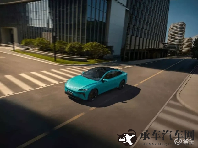 业余 成熟 业余 性别 成熟|驾驶技巧揭秘：男女司机谁更谨慎？-1